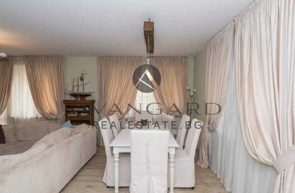 Продава се Тристаен апартамент в Пловдив, Остромила - 168 кв.м за 1399 €/кв.м - Снимка #2