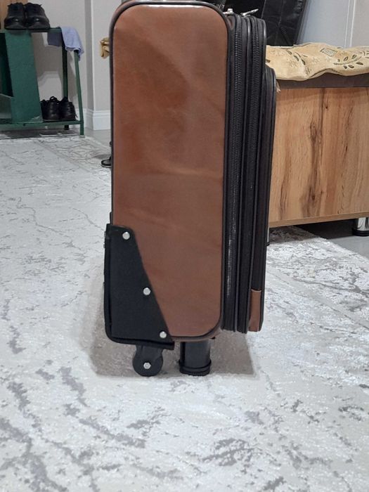 Продается дорожный чемодан в отличном состоянии, б/у.