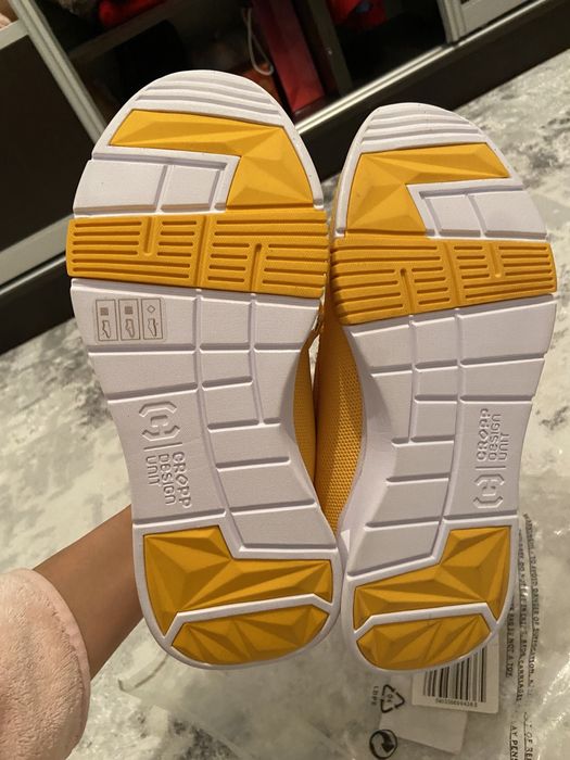 Кроссовки от Cropp