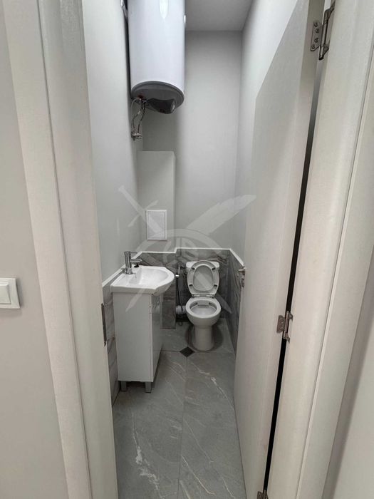 Дава се под наем Магазин в Пловдив, Христо Смирненски - 50 кв.м за 398.82 € - Снимка #1