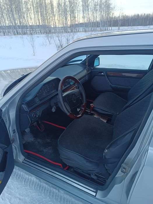 Продам Мерседес Е 220