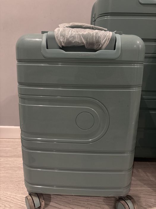 Дорожный чемодан