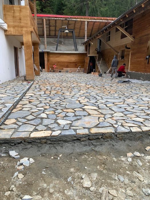 Vând piatra și montez  în toată tara transport gratuit oriunde