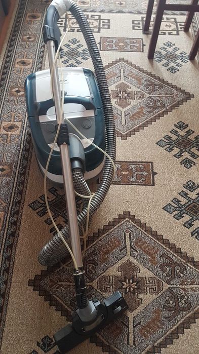Seria 4 Aspirator multifuncțional Wet&Dry