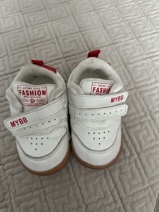 Детские кроссовки