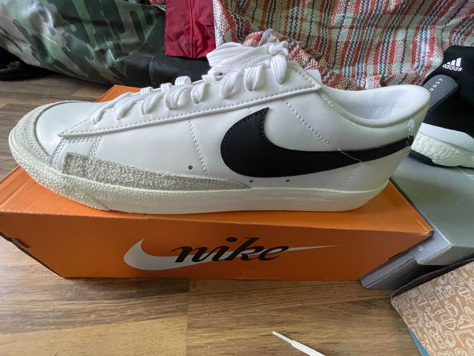 Маратонки различни марки и размери единични 12 чифта