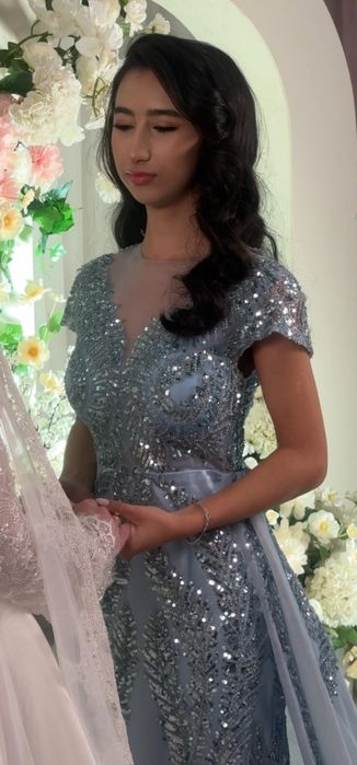 Вечернее платье серо-голубое