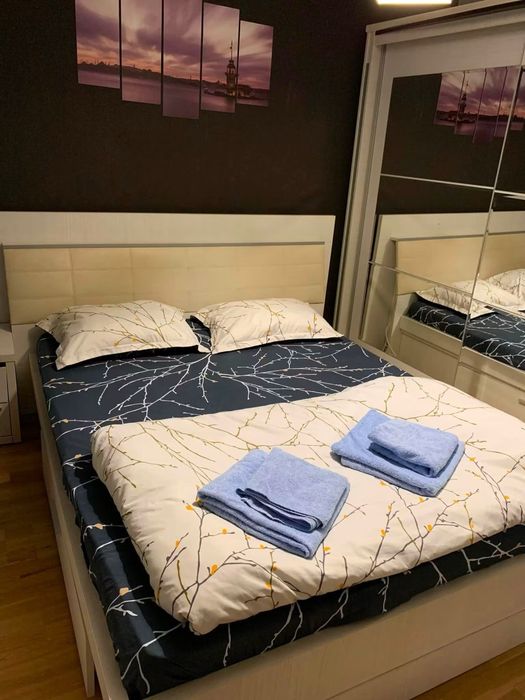 Închiriez apartament cu 3 camere