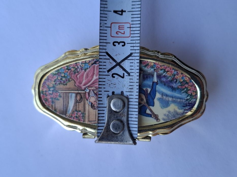 Cutiuță din metal pentru bijuterii,medicamente