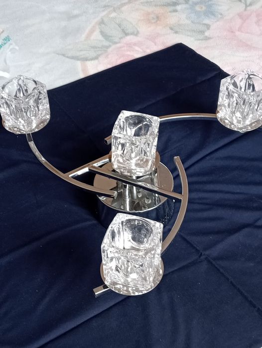 Продам люстры 5000 и 2000тг