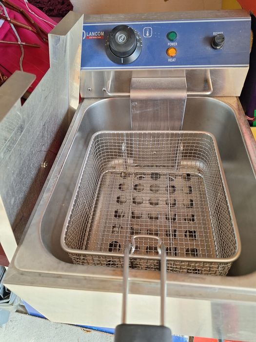 Echipament fast food grill hot-dog friteuza