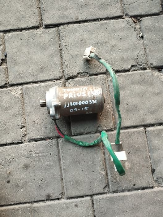 Toyota prius 30 электроусилитель руля 09-15 год б/у оригинал