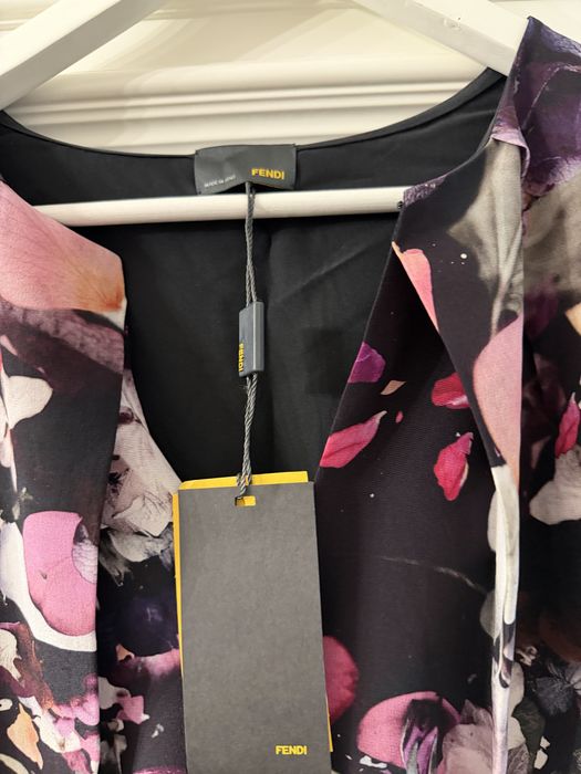 Топ новый Fendi