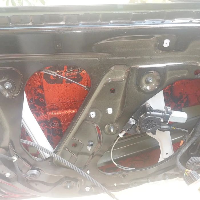Шумоизоляция  салона  авто  Аксия  4 двери  800 тсячь  сум