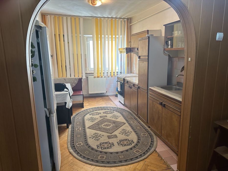 Apartament 3 camere, etaj 5/8, central Focsani, bloc Electrica - PNL