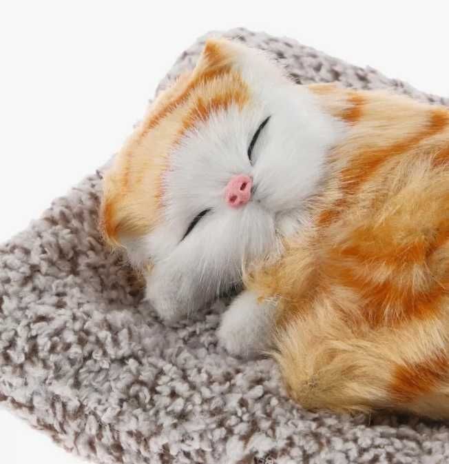 Мягкая игрушка Котёнок на подушке — подарок в авто