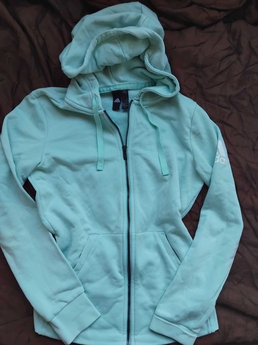 Adidas 100% оригинален дамски суичър