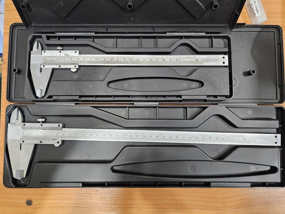 Штангенциркуль электронный и механический