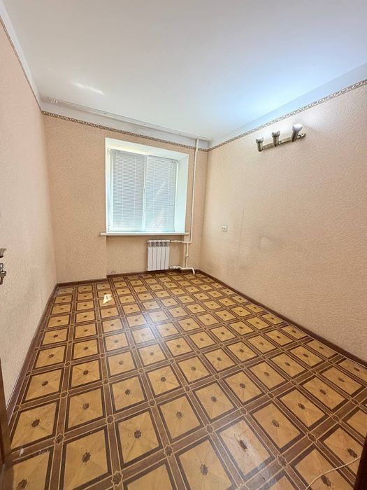 Чиланзар-13 кв  2/1/4. 40 м2 Срочно Продам квартиру