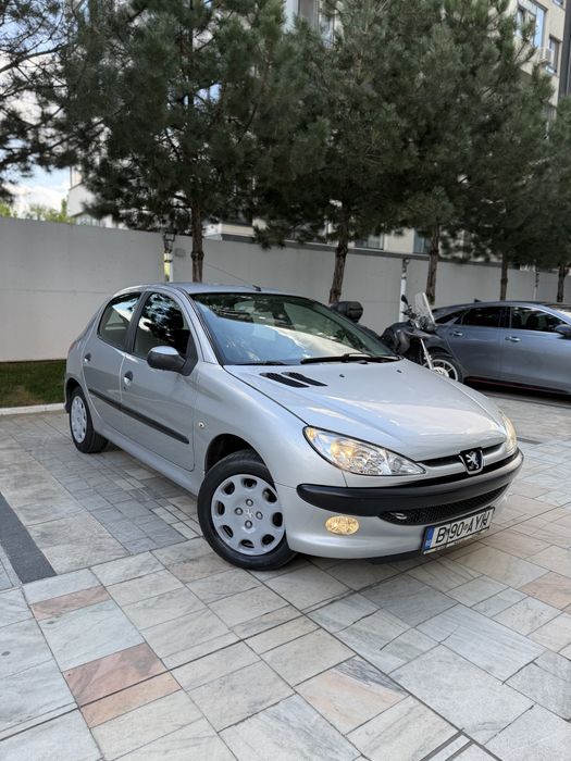 PEUGEOT 206
