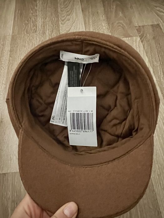 Нова вълнена шапка Mango