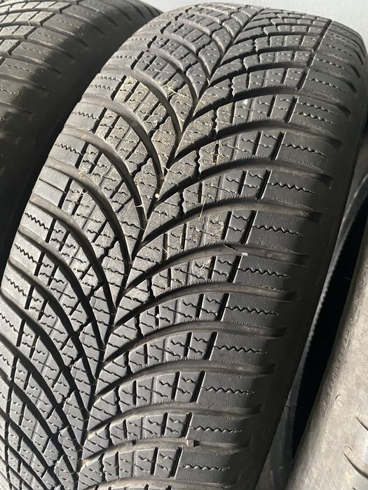 Anvelope 215/65R16 GoodYear Vector 4Seasons Gen-3 102H