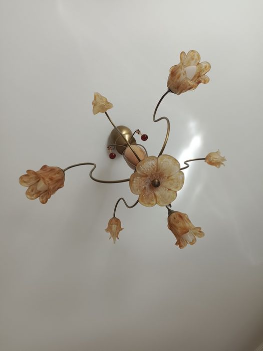 Люстра в отличном состоянии