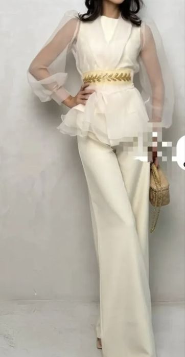 Костюм-тройка бежевая