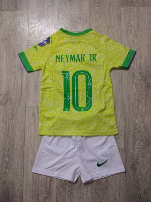 Нови детски футболни екипи Неймар