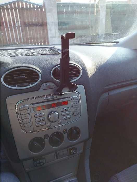 auto ford focus bine intretinut