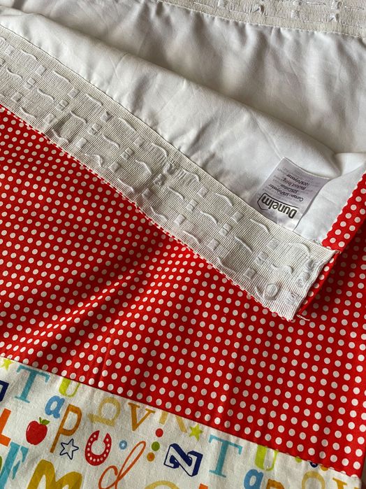 Продавам цветни завеси за детска стая