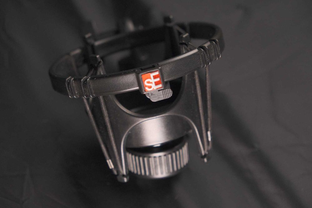 Продам\обменяю Студийный микрофон sE Electronics X1 S