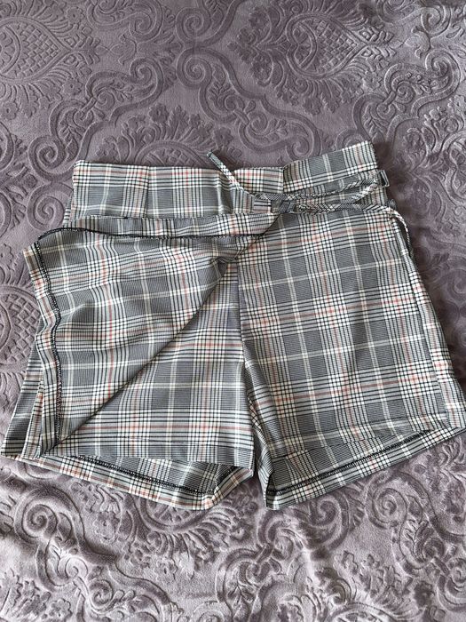 Къси панталони, Defacto