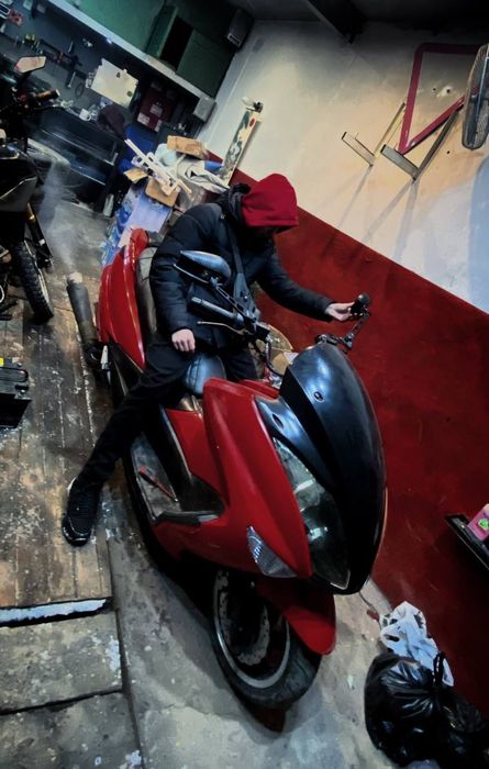 Скутер Макси 2014 года