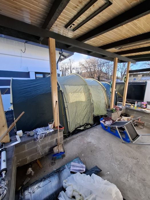 Vand cort 8 persoane 2 dormitoare