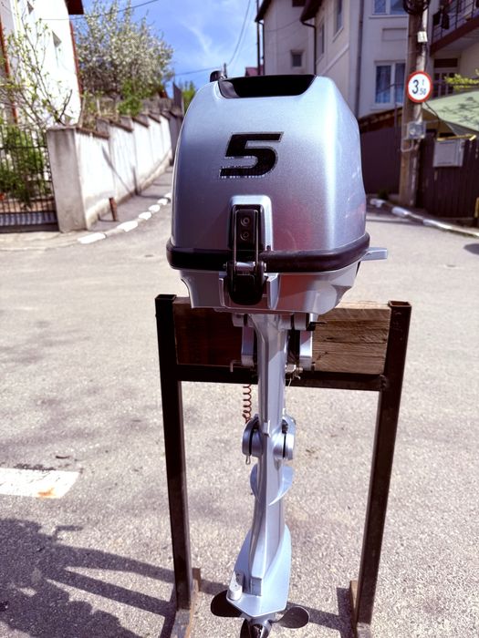 Motor de barca HONDA 5 CP