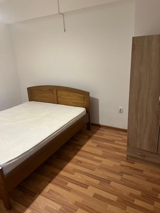 Vand apartament 3 camere