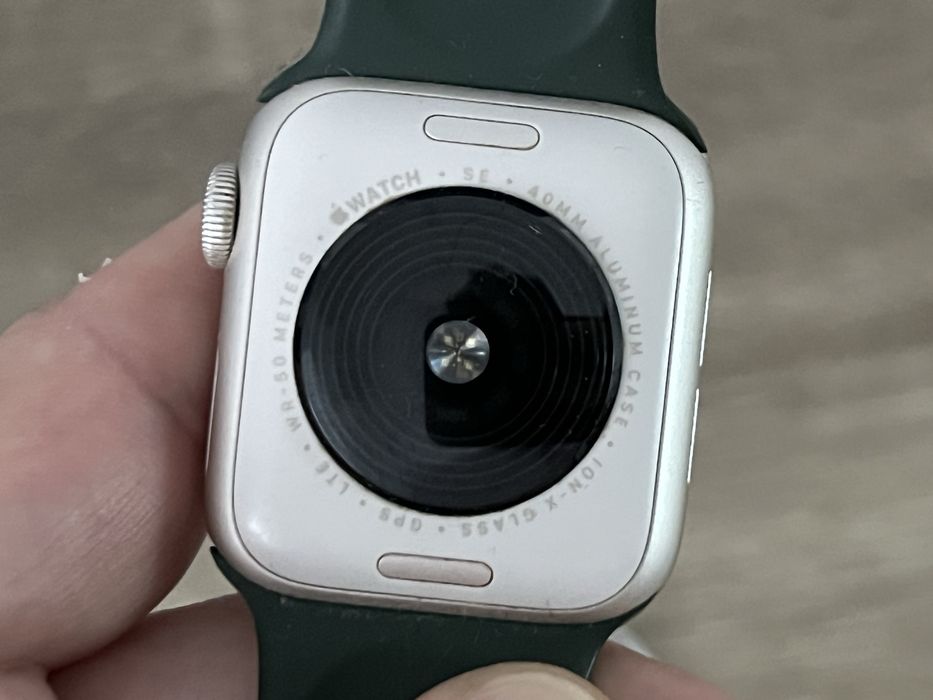 Amanet Royal CB : Apple Watch SE cu incarcator