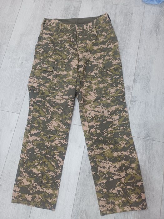 Продам БУ форму военную