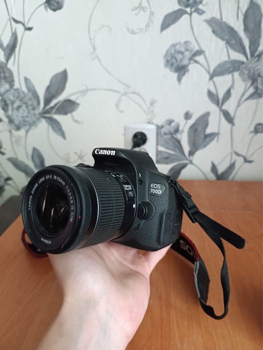 Canon EOS 700d, два объектива