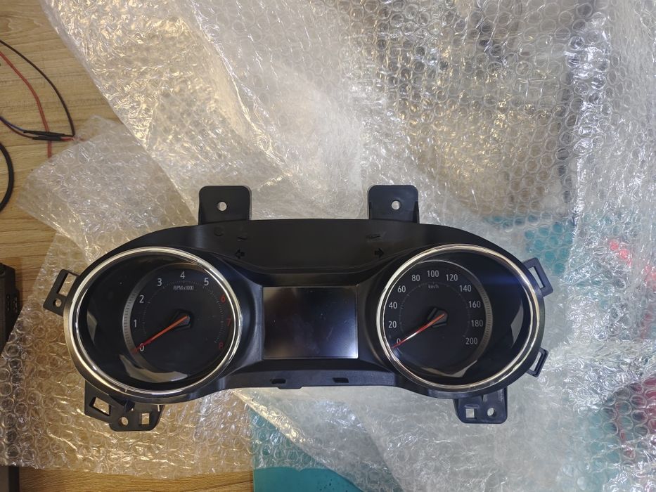 Щиток приборов Трэкер