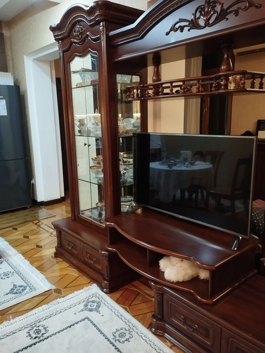 Срочно!!! Добротная мебель из дерева для гостиной. Срочно!!!