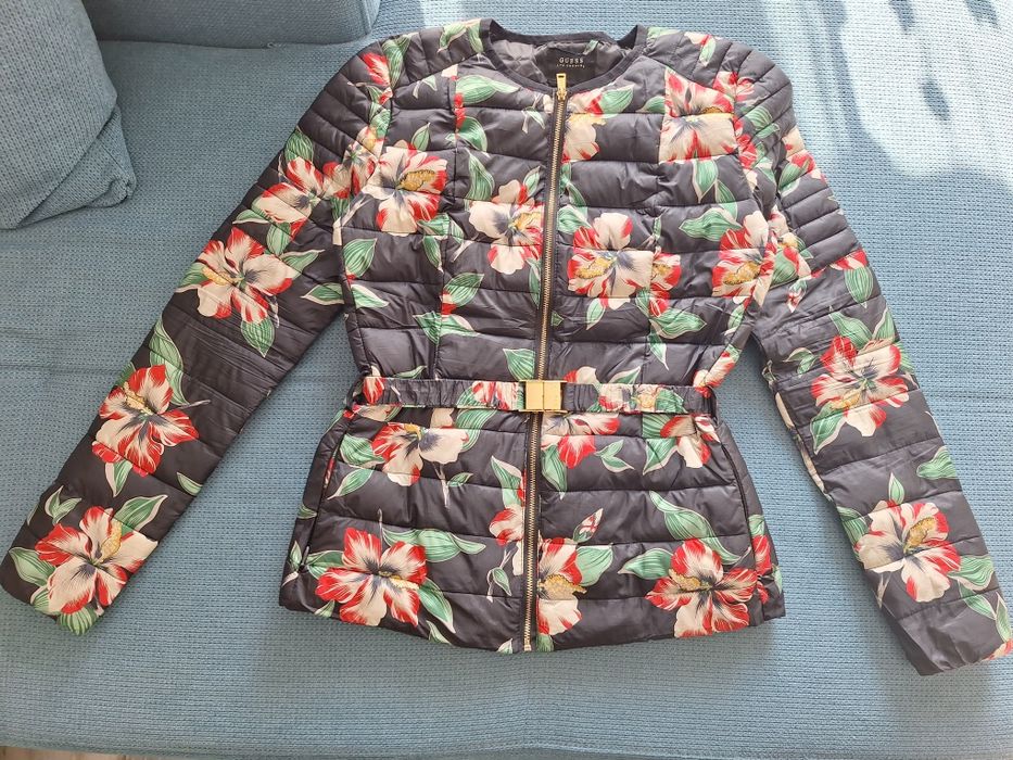 Оригинално женско яке Guess