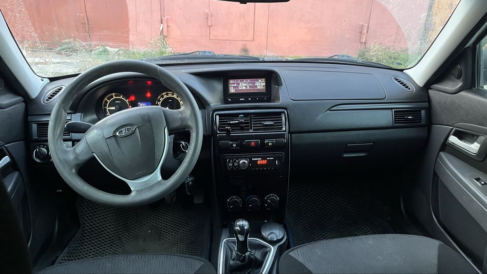 Продам приору 2015 года