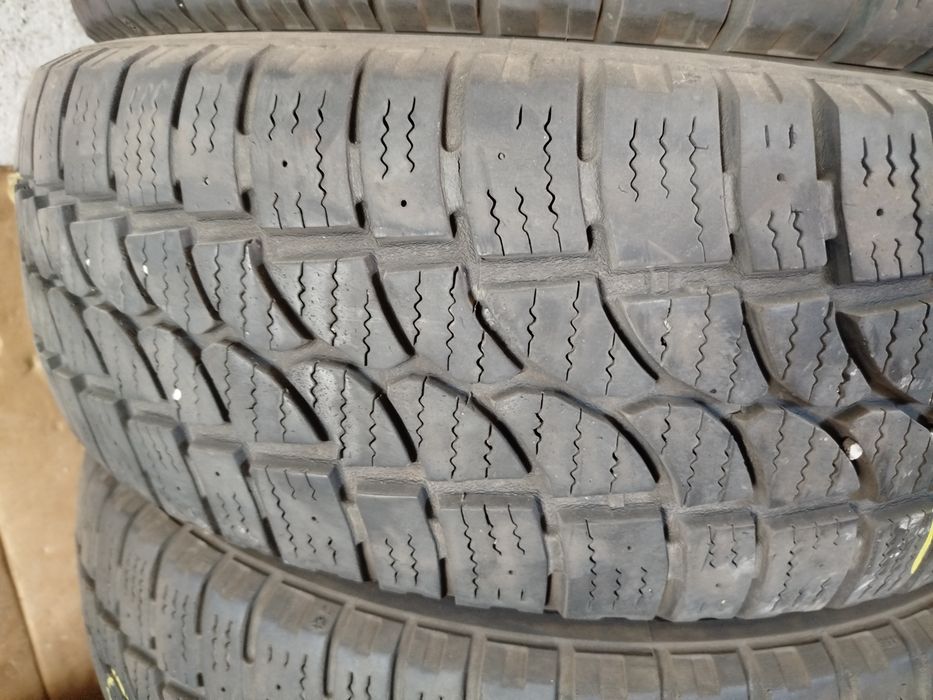Anvelope 215/65/16c Sebring