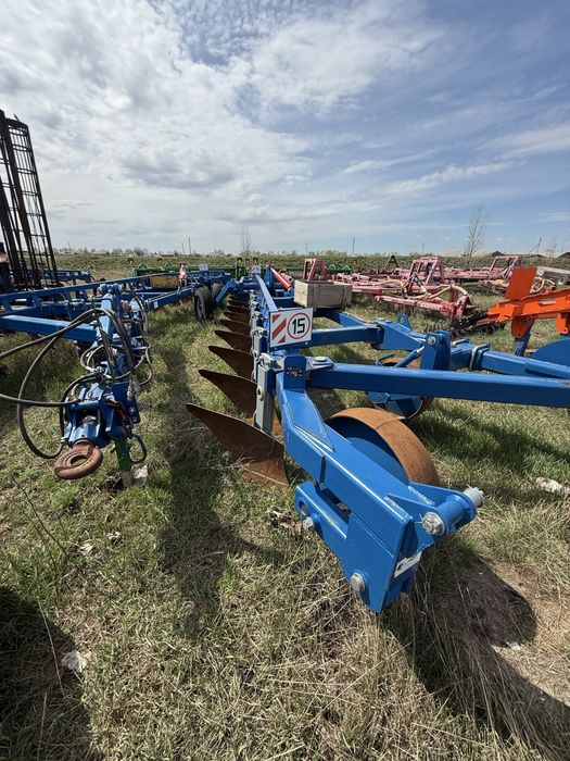 Продам плуг абсолютно новый плуг 12 корпусов