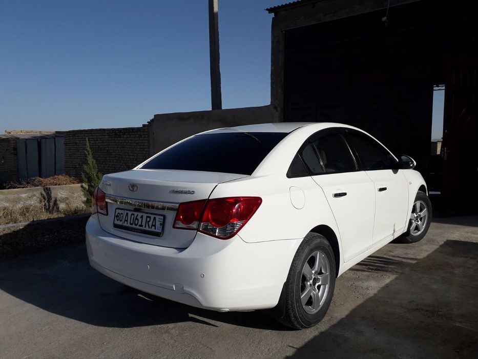 Ласетти Круз сотилади. Холати яхши. Метани бор.