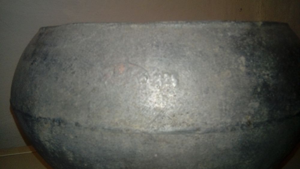 Керамическая ваза 15 000 теңге.