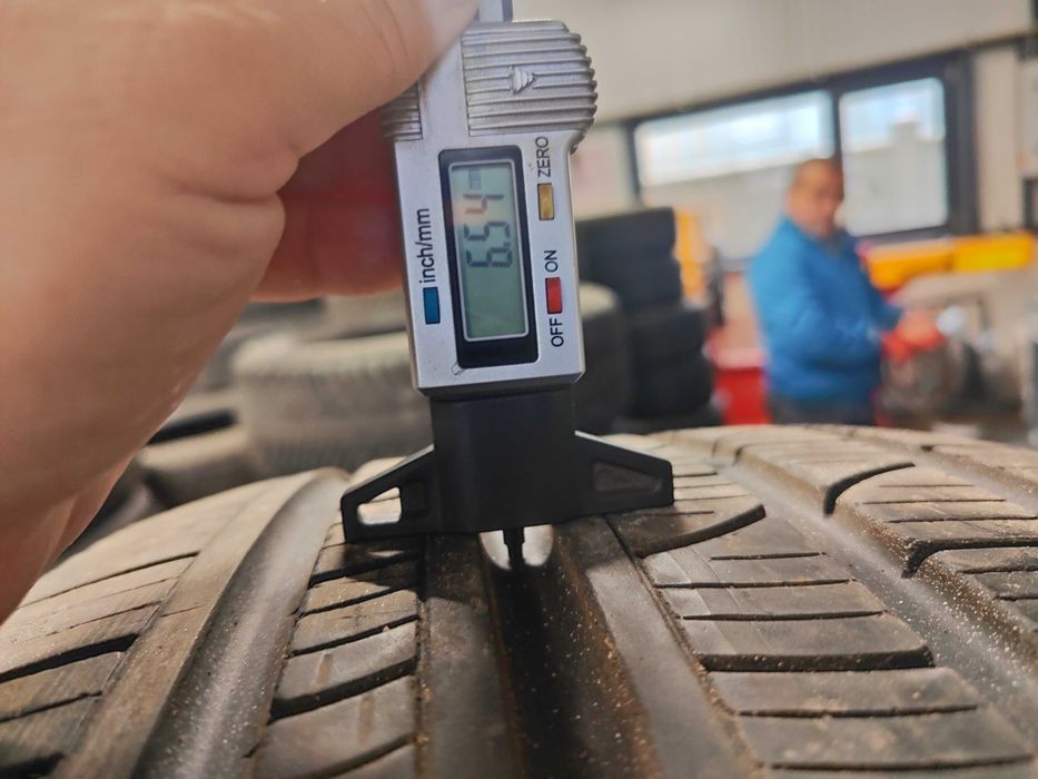 2бр. всесезонни гуми 315/35/21 Pirelli