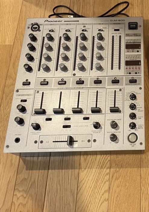 Pioneer DJM -600  4 canale